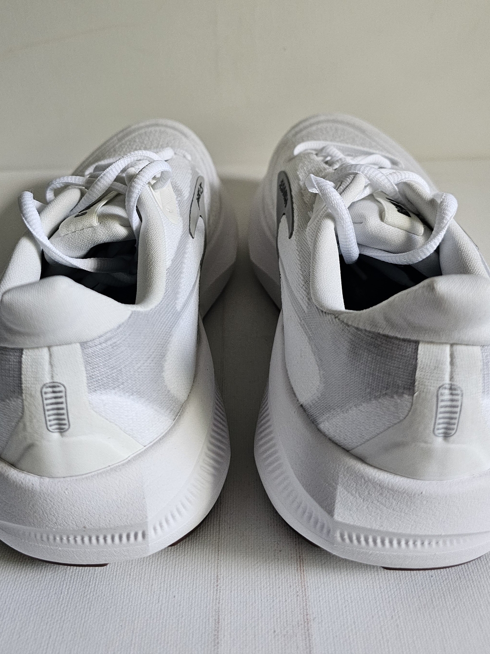 Brooks Revel 9 White and Silver Women's Athletic Running Shoes - Picture 5 of 10
